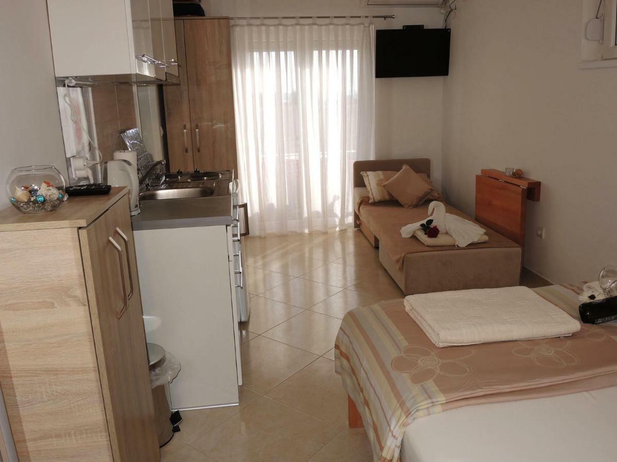 Iva Apartmani Tribalj Exterior foto