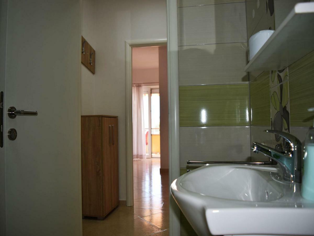 Iva Apartmani Tribalj Exterior foto